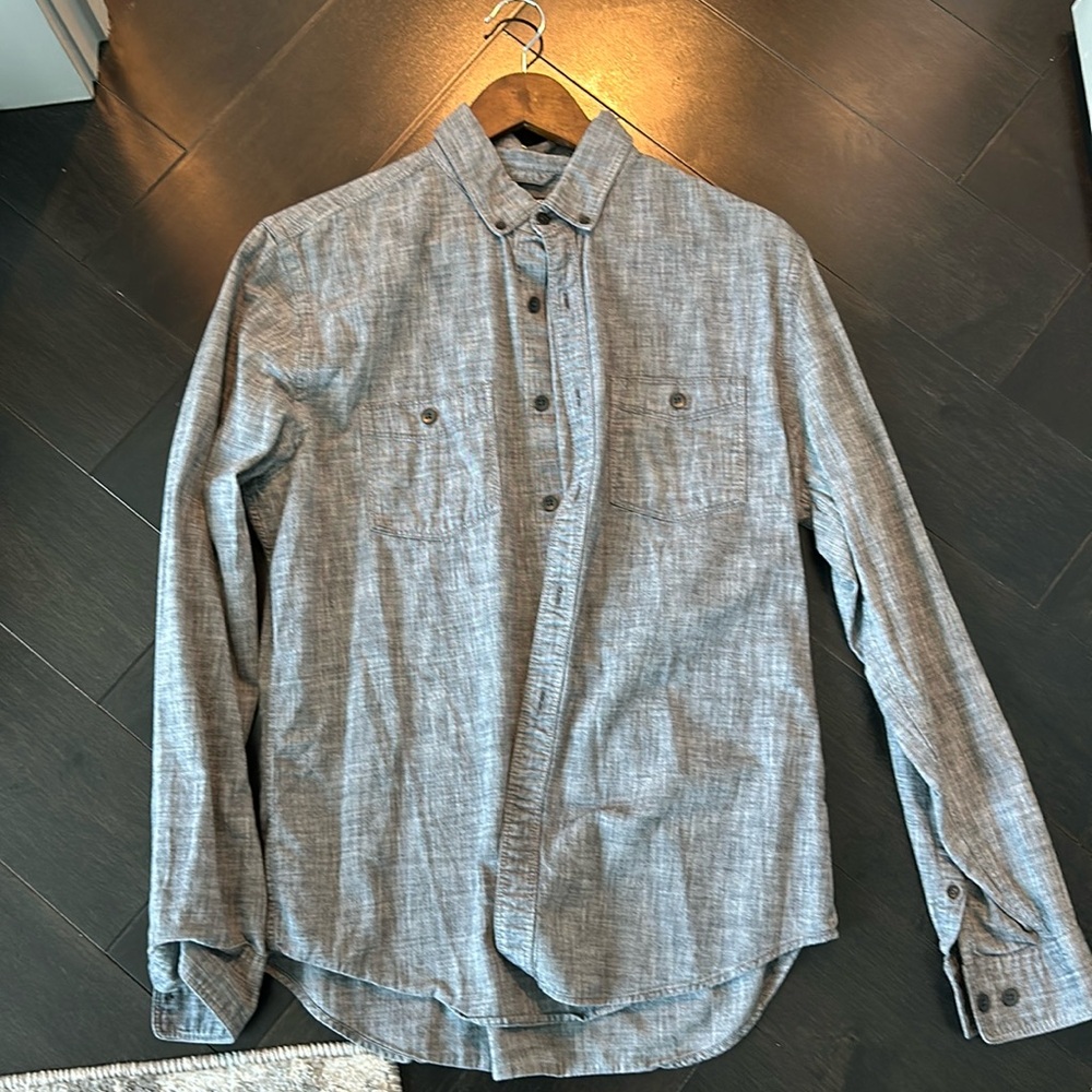 Grey Express Men’s Casual Dress Shirt (M)